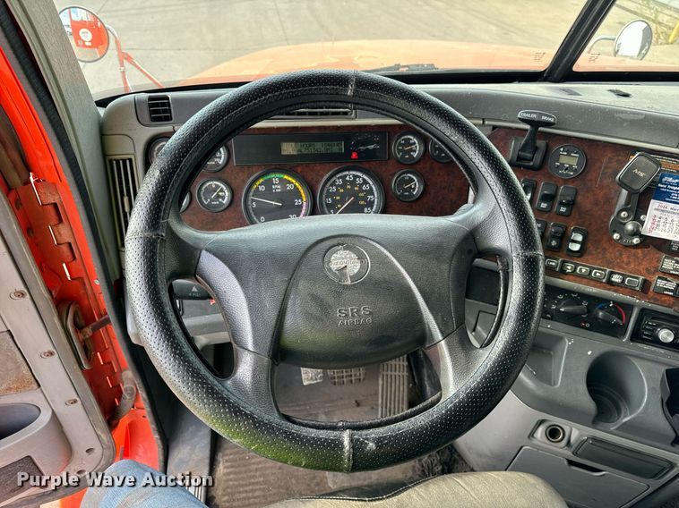 image for item OG9671 2009 Freightliner  Century Class semi truck