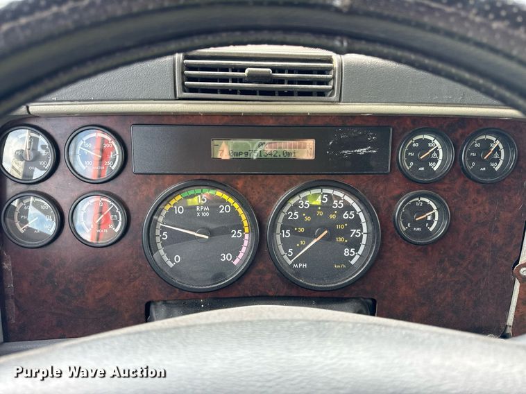 image for item OG9671 2009 Freightliner  Century Class semi truck