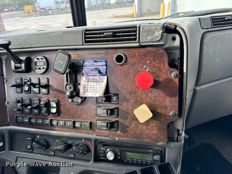 image for item OG9671 2009 Freightliner  Century Class semi truck