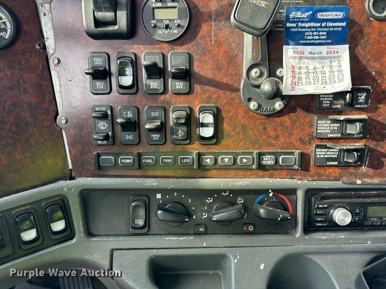 image for item OG9671 2009 Freightliner  Century Class semi truck