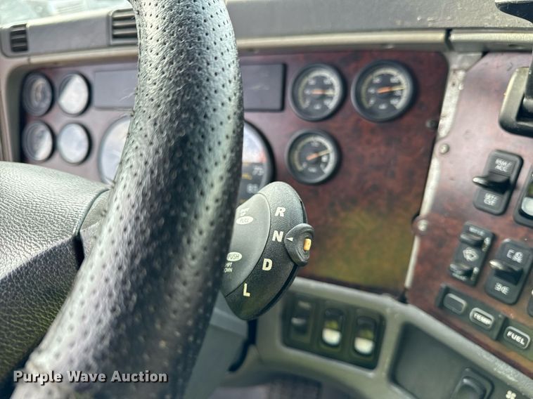 image for item OG9671 2009 Freightliner  Century Class semi truck