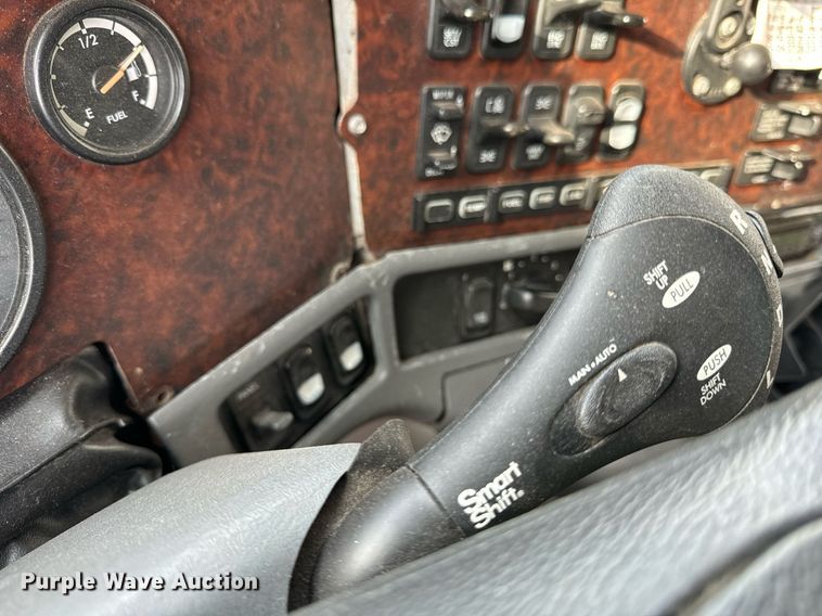 image for item OG9671 2009 Freightliner  Century Class semi truck