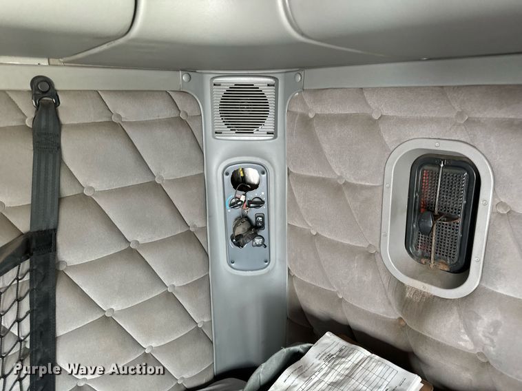 image for item OG9671 2009 Freightliner  Century Class semi truck