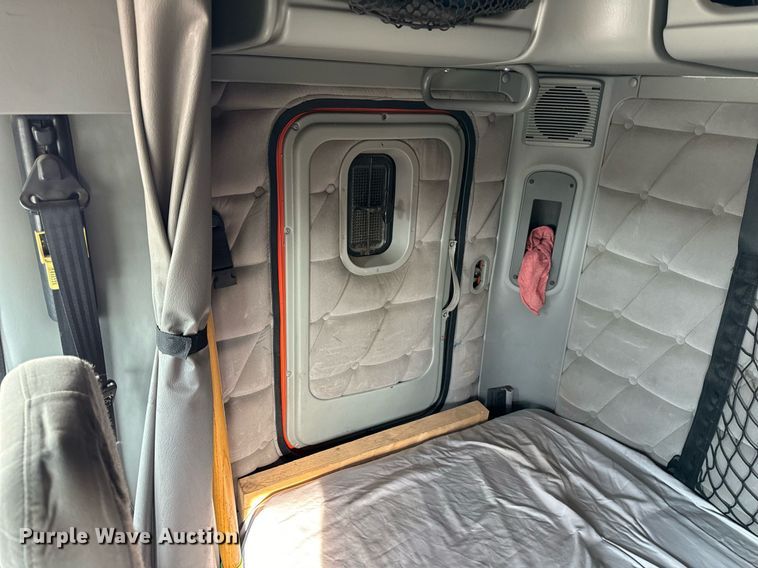 image for item OG9671 2009 Freightliner  Century Class semi truck