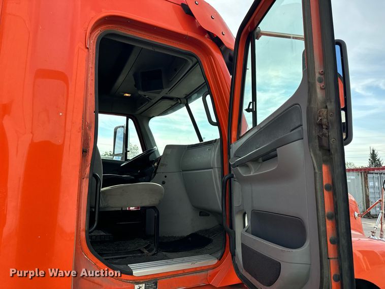 image for item OG9671 2009 Freightliner  Century Class semi truck