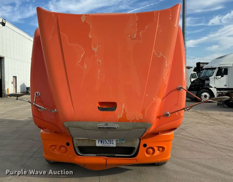 image for item OG9671 2009 Freightliner  Century Class semi truck