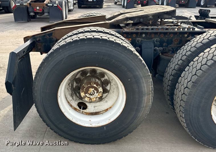 image for item OG9671 2009 Freightliner  Century Class semi truck