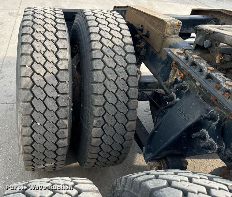 image for item OG9671 2009 Freightliner  Century Class semi truck