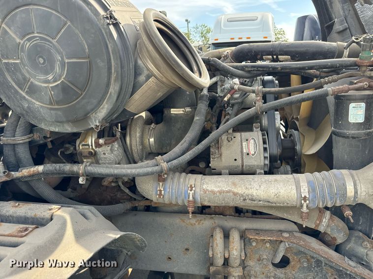 image for item OG9674 2009 Freightliner Columbia 120 semi truck