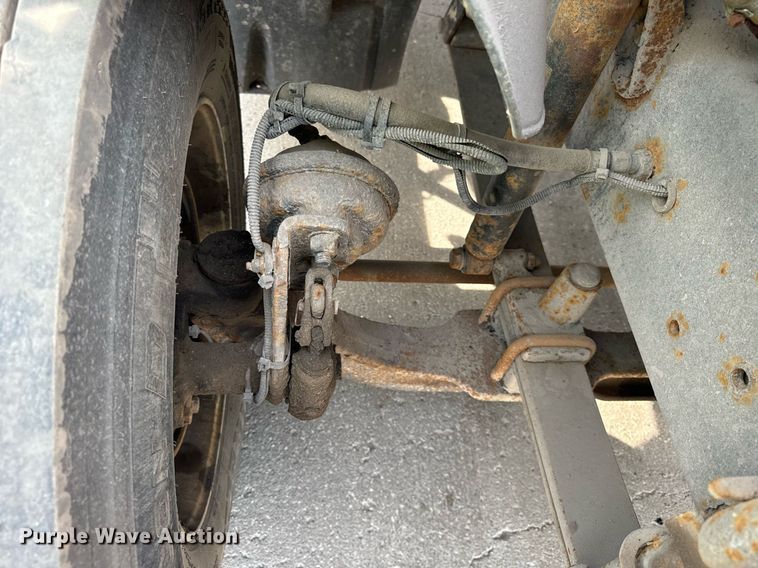 image for item OG9674 2009 Freightliner Columbia 120 semi truck