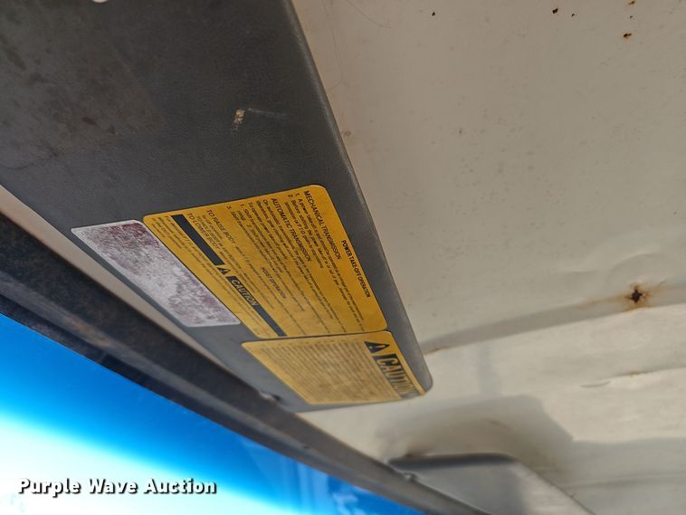 image for item OJ9080 1991 Ford F800 truck cab and chassis