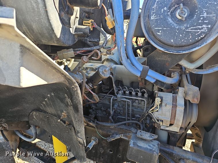 image for item OJ9080 1991 Ford F800 truck cab and chassis