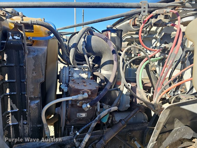 image for item OJ9080 1991 Ford F800 truck cab and chassis