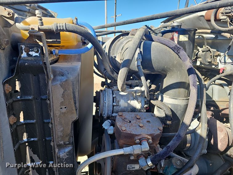 image for item OJ9080 1991 Ford F800 truck cab and chassis