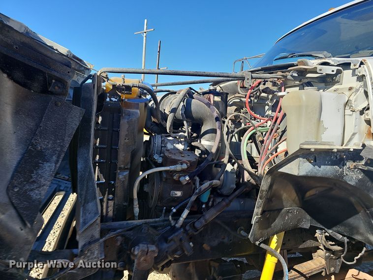 image for item OJ9080 1991 Ford F800 truck cab and chassis