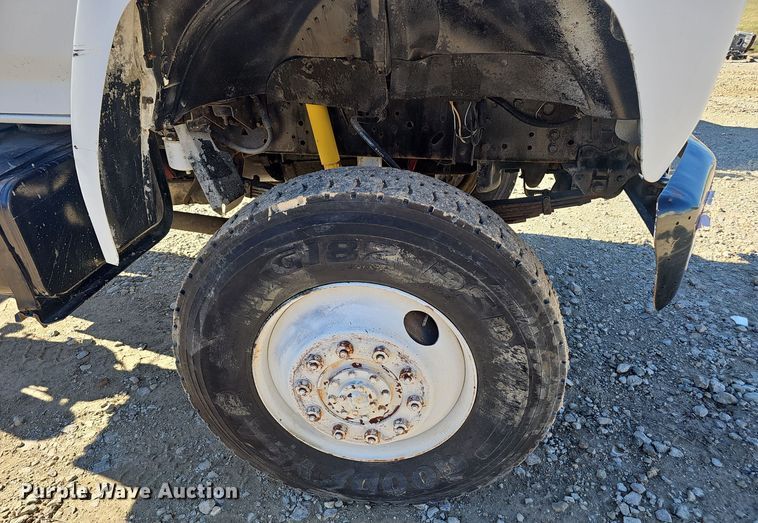 image for item OJ9080 1991 Ford F800 truck cab and chassis