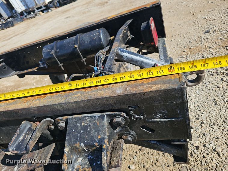 image for item OJ9081 1991 Ford F800 truck cab and chassis