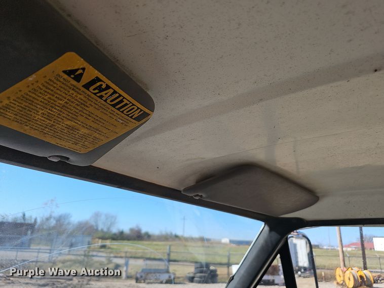 image for item OJ9081 1991 Ford F800 truck cab and chassis