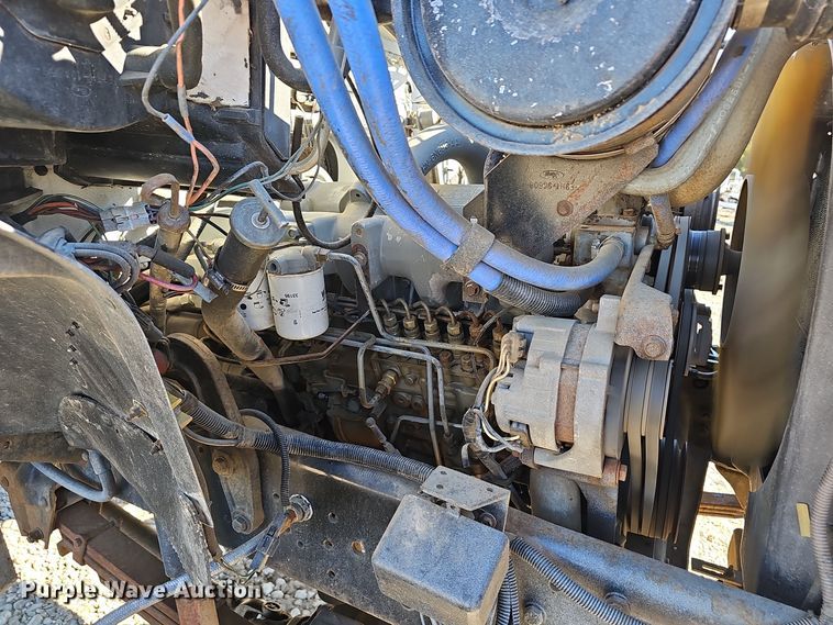 image for item OJ9081 1991 Ford F800 truck cab and chassis