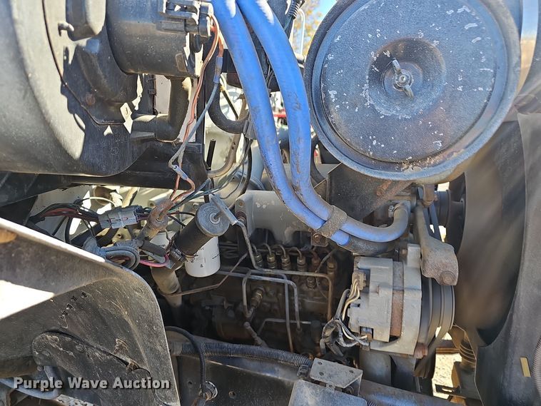 image for item OJ9081 1991 Ford F800 truck cab and chassis