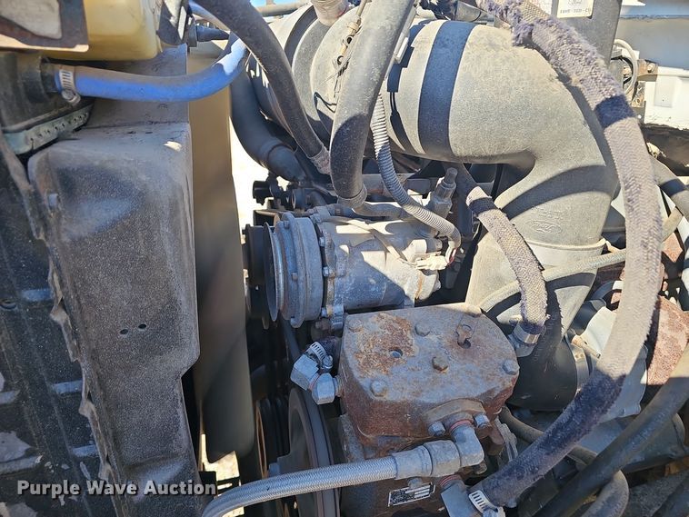 image for item OJ9081 1991 Ford F800 truck cab and chassis