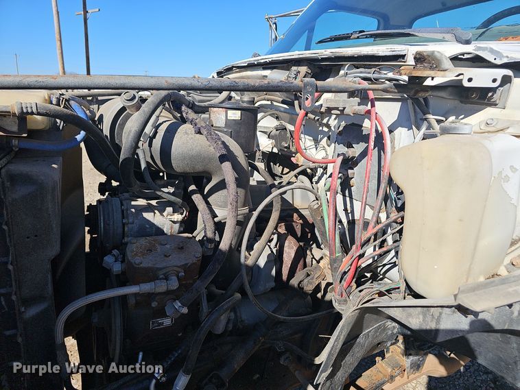 image for item OJ9081 1991 Ford F800 truck cab and chassis