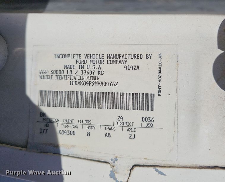 image for item OJ9081 1991 Ford F800 truck cab and chassis