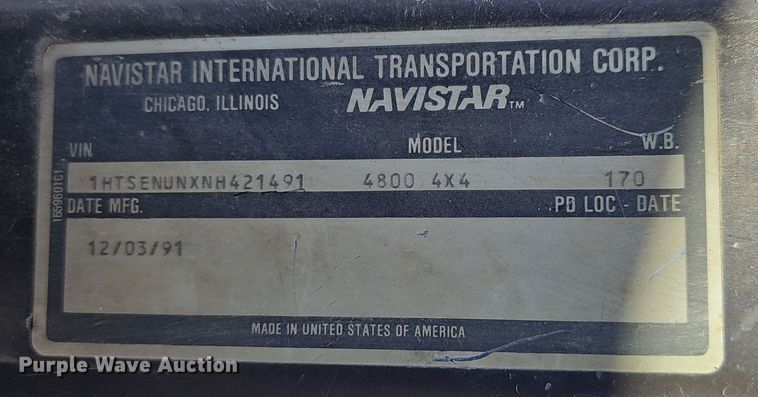 image for item OJ9082 1992 International 4800  truck cab and chassis