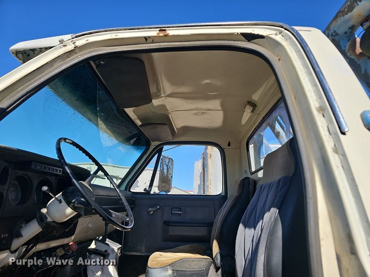 image for item OJ9083 1980 Chevrolet Brigadier  winch truck