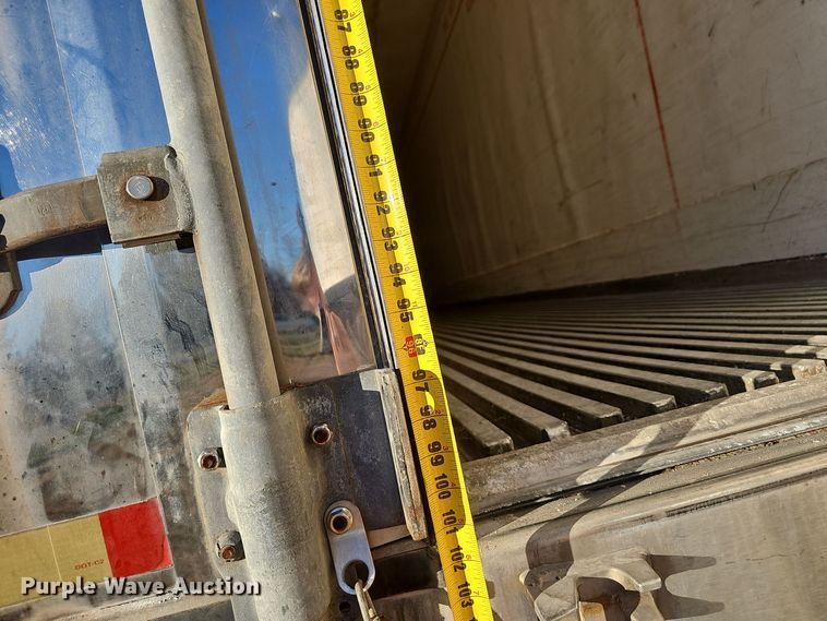 image for item OJ9101 2008 Wabash refrigerated van trailer