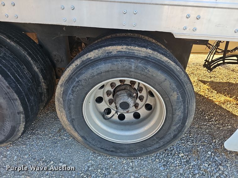 image for item OJ9101 2008 Wabash refrigerated van trailer