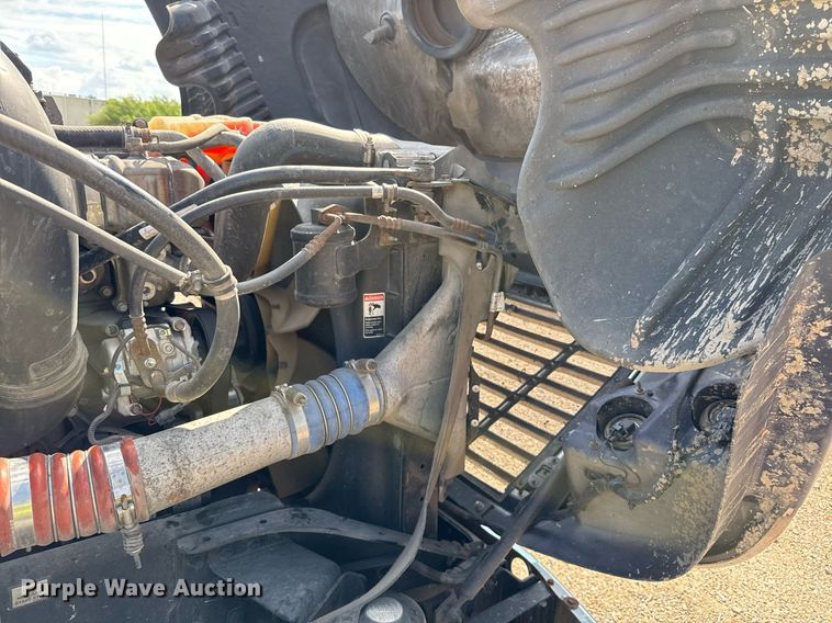 image for item YY0014 2017 Freightliner Cascadia 125 semi truck