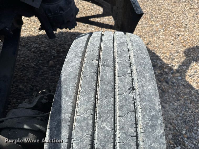 image for item YY0014 2017 Freightliner Cascadia 125 semi truck