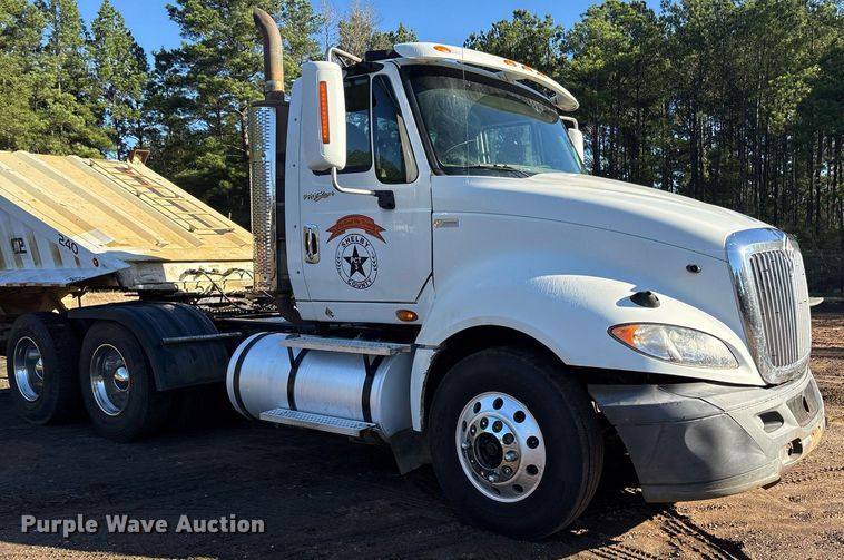 image for item DM1863 2012 International Prostar semi truck