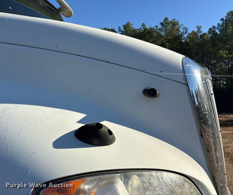 image for item DM1863 2012 International Prostar semi truck