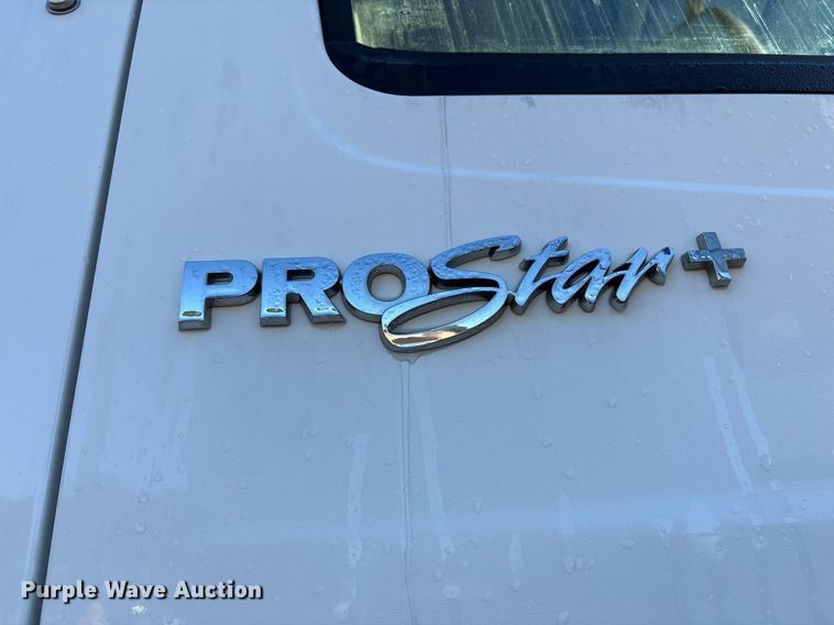 image for item DM1863 2012 International Prostar semi truck