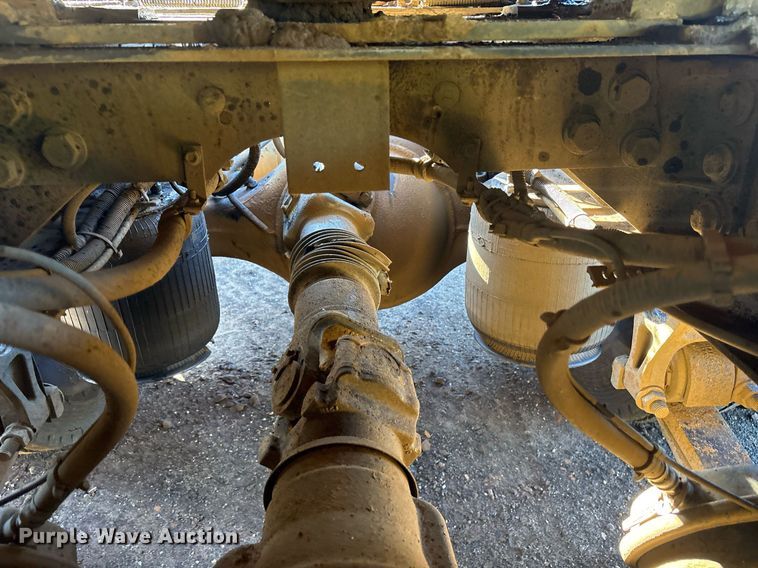 image for item DM1863 2012 International Prostar semi truck