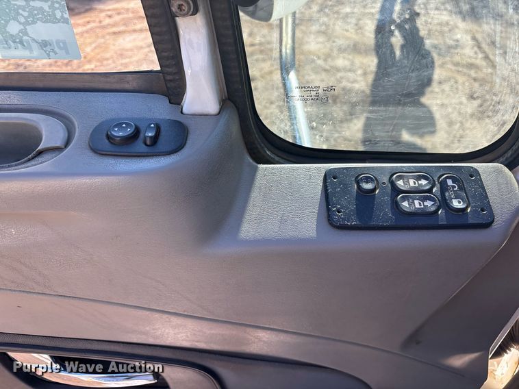 image for item DM1863 2012 International Prostar semi truck