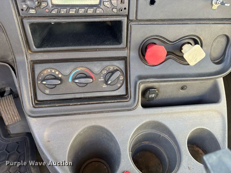 image for item DM1863 2012 International Prostar semi truck