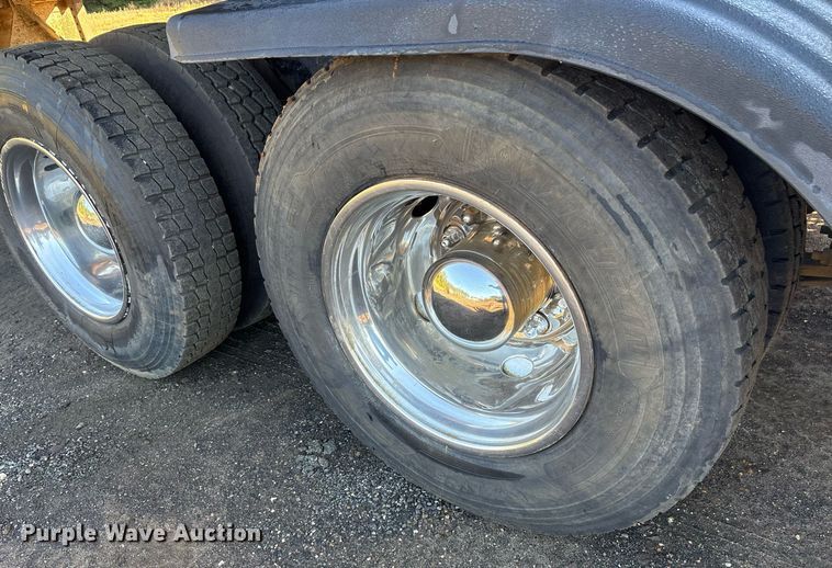 image for item DM1863 2012 International Prostar semi truck