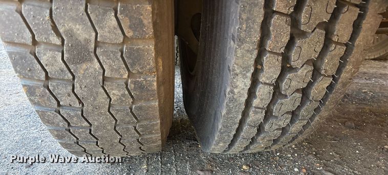 image for item DM1863 2012 International Prostar semi truck