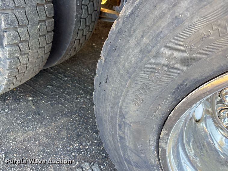 image for item DM1863 2012 International Prostar semi truck