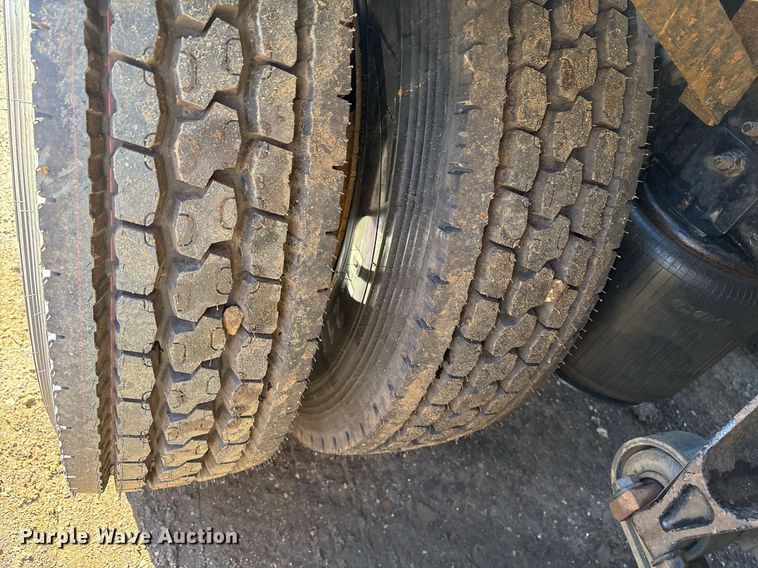 image for item DM1863 2012 International Prostar semi truck