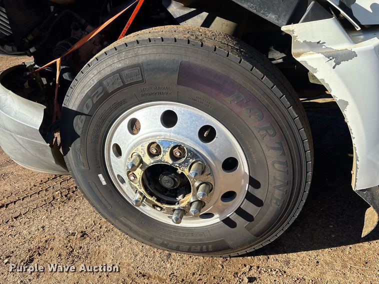 image for item DM1863 2012 International Prostar semi truck