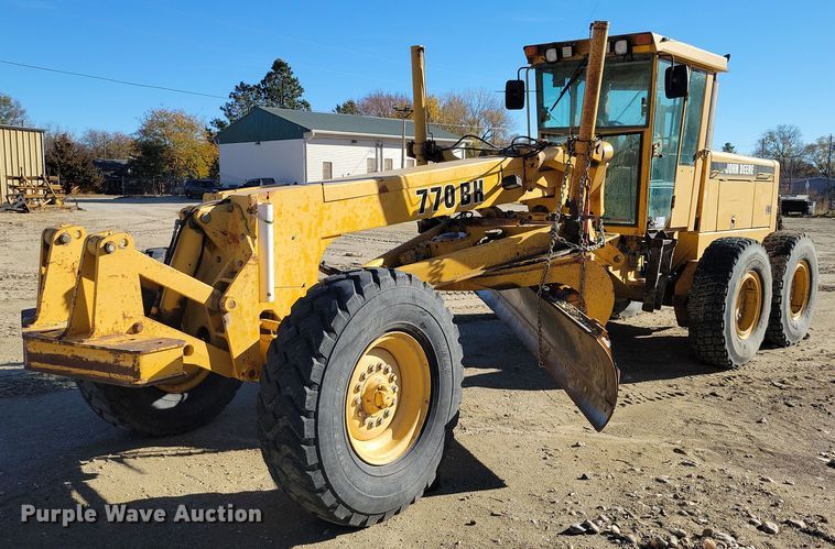 image for item DN3630 1996 John Deere 770BH motor grader