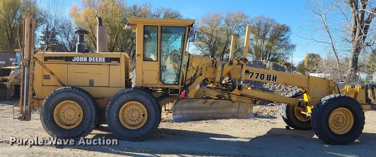 image for item DN3630 1996 John Deere 770BH motor grader