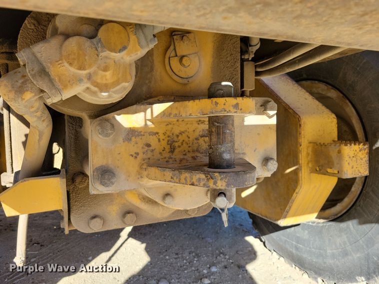 image for item DN3630 1996 John Deere 770BH motor grader