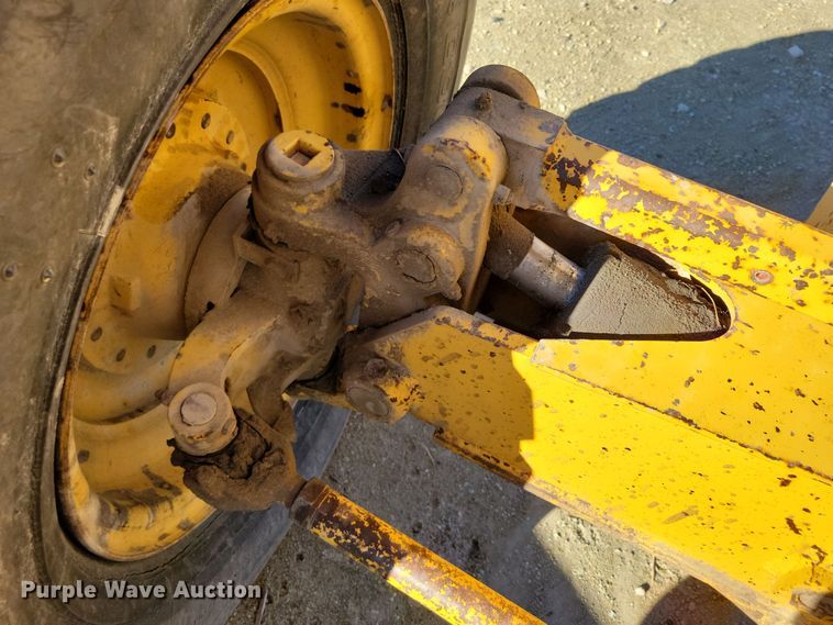 image for item DN3630 1996 John Deere 770BH motor grader