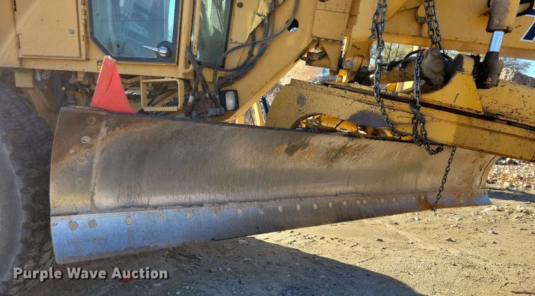 image for item DN3630 1996 John Deere 770BH motor grader