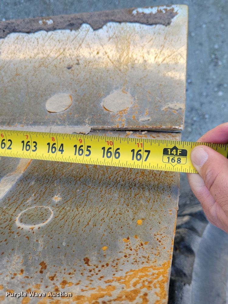 image for item DN3630 1996 John Deere 770BH motor grader